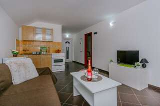 Апартаменты Guest house Tramonto Улцинь Апартаменты с видом на море-5