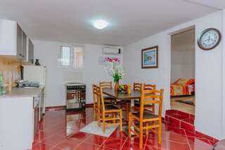 Апартаменты Guest house Tramonto Улцинь Апартаменты с видом на море-13